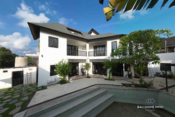 Image 1 from 6 bedroom villa for sale in Pererenan Bali