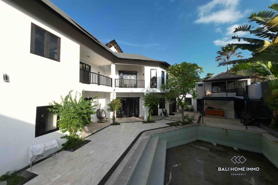Image 20 from 6 bedroom villa for sale in Pererenan Bali