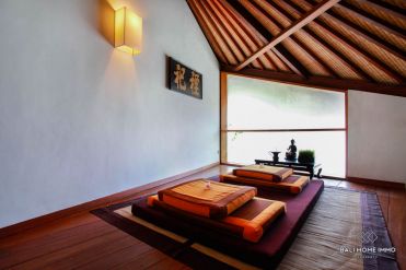 Image 3 from 6 Bedroom Villa with Ricefield View For Sale in Umalas