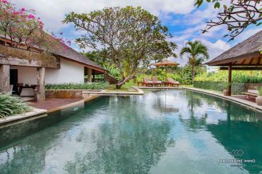 Image 2 from 6 Bedroom Villa with Ricefield View For Sale in Umalas