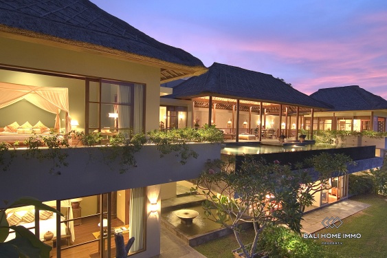 Image 1 from 6 BEDROOMS CLIFFSIDE VILLA WITH OCEAN VIEW FOR SALE FREEHOLD AND RENT IN BALI JIMBARAN