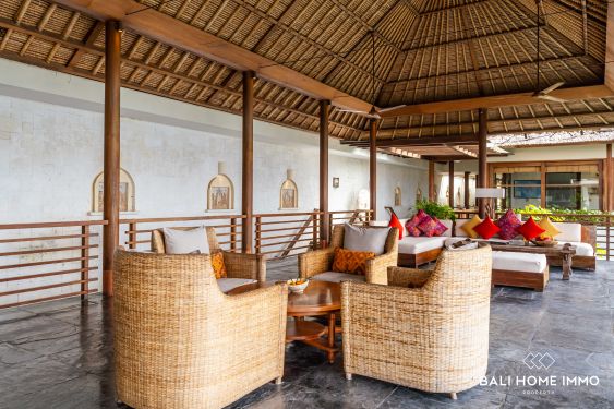 Image 9 from Villa de 6 chambres avec vue sur l'océan à vendre en pleine propriété et à louer à Bali Jimbaran