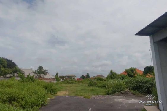 Image 3 from 67 ares de terrains résidentiels en bord de rue à vendre en pleine propriété à Bali Seminyak