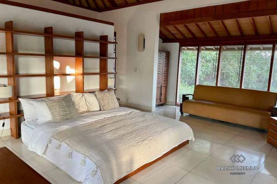 Image 20 from 7 Bedroom Villa & 1 Office Compound for Sale Leasehold in Bali Umalas