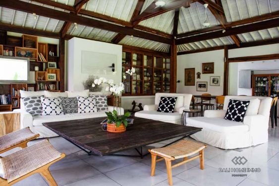 Image 6 from 7 Bedroom Villa & 1 Office Compound for Sale Leasehold in Bali Umalas