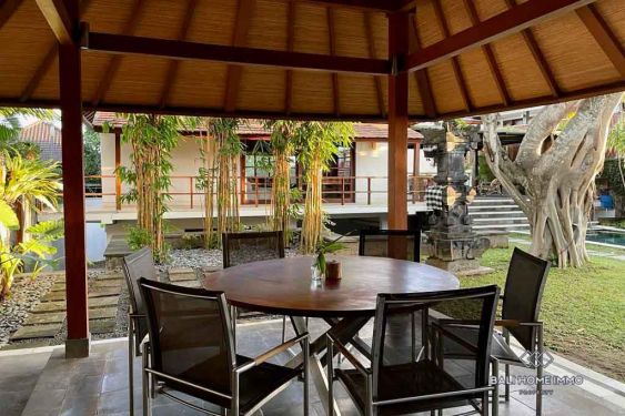 Image 12 from 7 Bedroom Villa & 1 Office Compound for Sale Leasehold in Bali Umalas