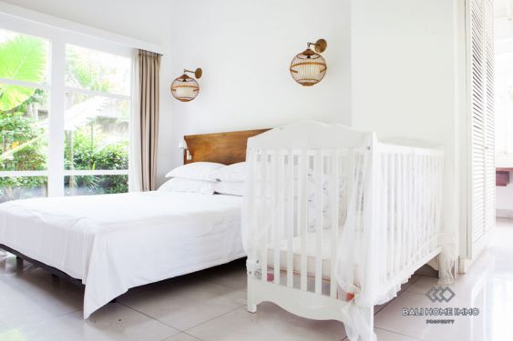 Image 15 from 7 Bedroom Villa & 1 Office Compound for Sale Leasehold in Bali Umalas