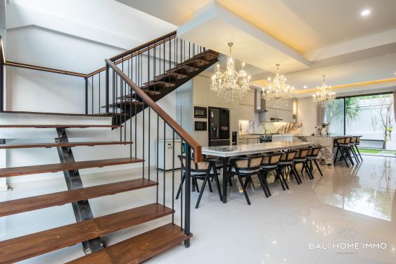 Image 5 from VILLA FAMILIALE DE 7 CHAMBRES À VENDRE AVEC VUE OCÉAN À BALI ULUWATU UNGASAN