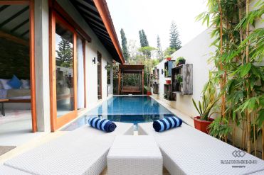 Image 1 from Villa Resort dengan 7 Kamar Tidur Dikontrakan Jangka Panjang di Kerobokan