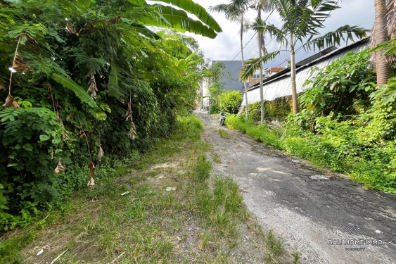 Image 9 from Tanah seluas 8,65 are berpemandangan sungai dijual dengan status hak milik di Umalas.