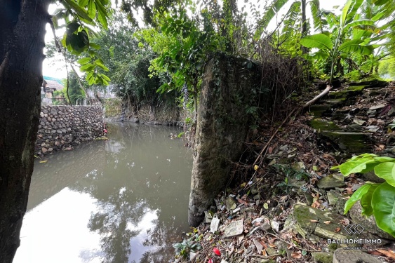 Image 6 from Tanah seluas 8,65 are berpemandangan sungai dijual dengan status hak milik di Umalas.