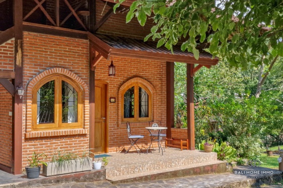 Image 20 from Propriété familiale de 8 chambres à coucher à proximité d'un parc national à vendre à Lombok