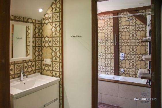 Image 13 from Propriété familiale de 8 chambres à coucher à proximité d'un parc national à vendre à Lombok