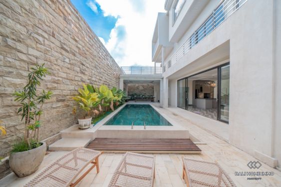 Image 2 from 8 Bedroom Villa for Sale Freehold in Bali Bukit Peninsula Pecatu