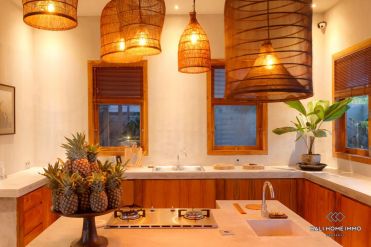 Image 14 from 8 Bedroom Villa For Sale Leasehold Near Berawa Beach