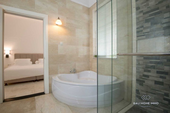 Image 9 from 8 bedrooms villa for rent in Bali Umalas