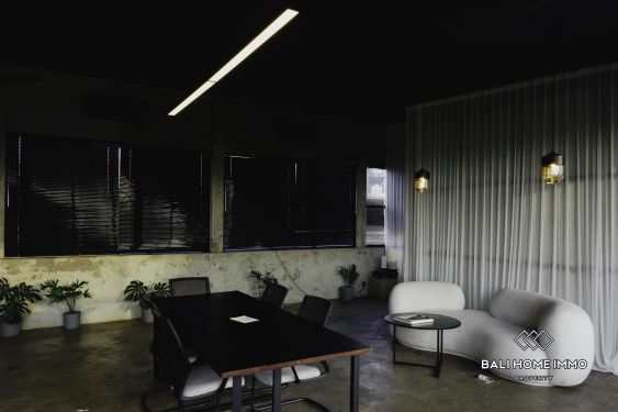 Image 8 from 9 Bedroom Hotel with Community Spaces for Sale in Ungasan