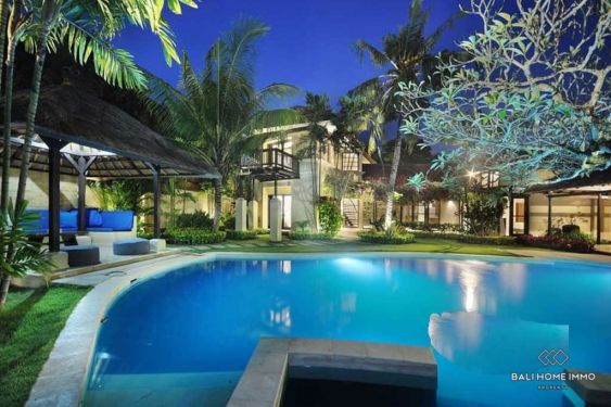 Image 3 from 9 Bedroom Villa for Sale in Bali Near Petitenget Beach