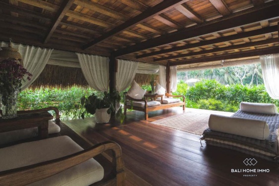 Image 2 from Un complexe de glamping avec vue sur la jungle à vendre à Ubud