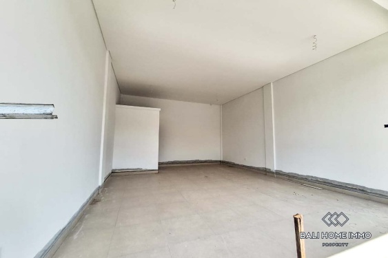 Image 3 from Un espace commercial en bord de rue à louer à Canggu Batu Bolong