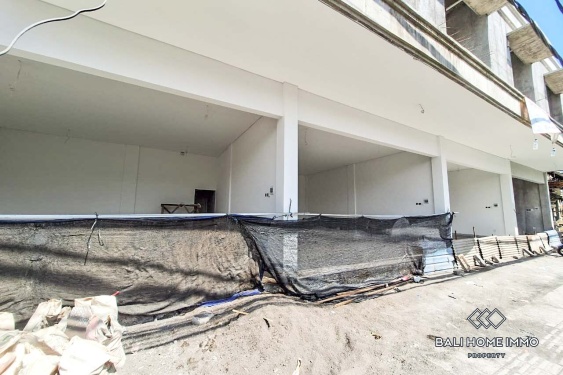 Image 3 from Un espace commercial en bord de rue à louer à Canggu Batu Bolong