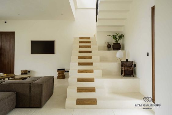 Image 9 from Magnifique villa de 6 chambres à vendre en bord de mer à Pererenan