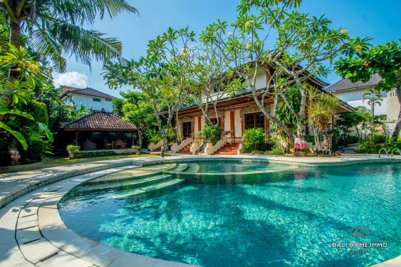 Image 1 from Villa 3 Kamar Tidur Bergaya Bali Dijual Hak Milik di Bali Legian