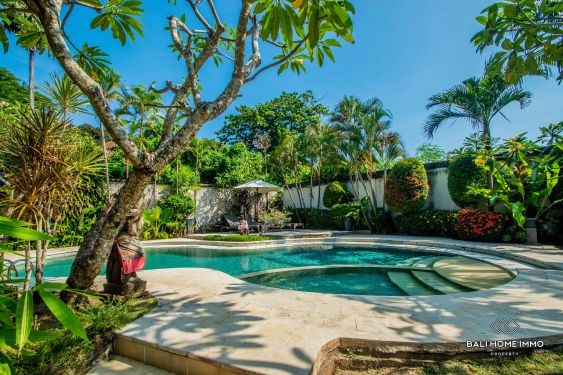Image 3 from Villa de style balinais de 3 chambres à vendre en pleine propriété à Bali Legian