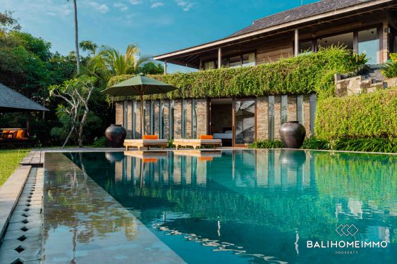 Image 1 from Villa de 3 chambres en bord de mer à vendre à Bali Côte Ouest Soka Beach