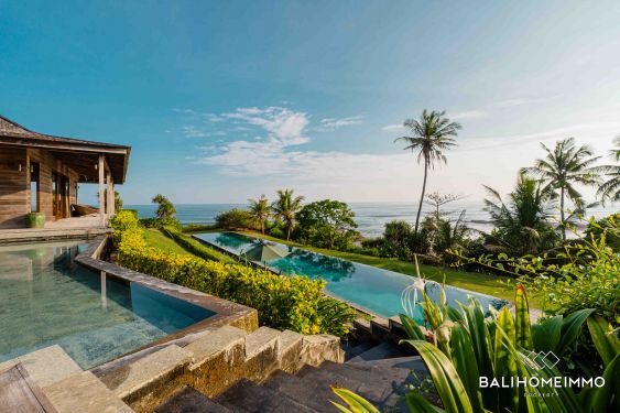 Image 2 from Villa de 3 chambres en bord de mer à vendre à Bali Côte Ouest Soka Beach