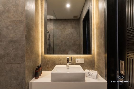 Image 13 from Villa moderne de 2 chambres à vendre avec bail près de la plage de Nelayan Canggu