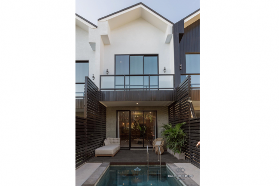 Image 16 from Villa moderne de 2 chambres à vendre avec bail près de la plage de Nelayan Canggu