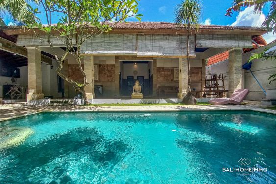 Image 2 from Balinais villa de 2 chambres à vendre en location à Bali Seminyak
