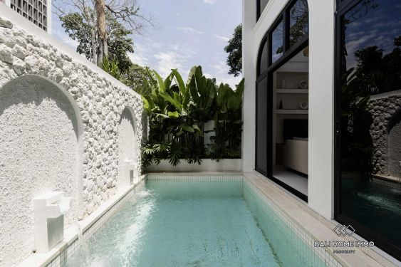 Image 1 from Belle villa de 2 chambres avec toit à vendre en leasehold à Bali Batu Bolong