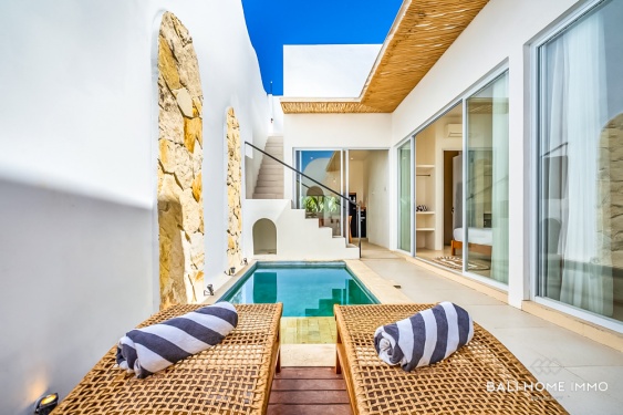 VILLA INDAH 2 KAMAR TIDUR DENGAN ATAP UNTUK DIJUAL DI MELASTI