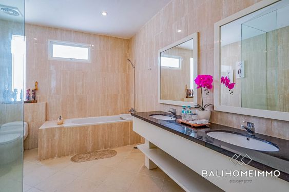 Image 17 from Beautiful 3 Bedroom Villa for Monthly Rental in Bali Kuta