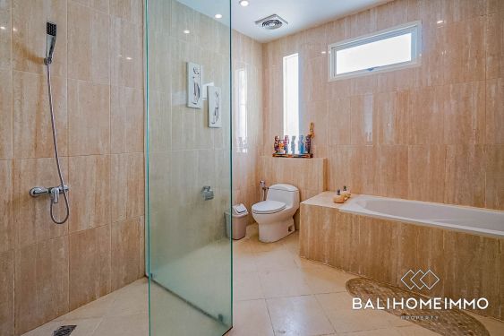 Image 19 from Beautiful 3 Bedroom Villa for Monthly Rental in Bali Kuta