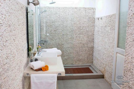 Image 15 from Beautiful 3 Bedroom Villa for Monthly Rental in Bali Seminyak Residential Side