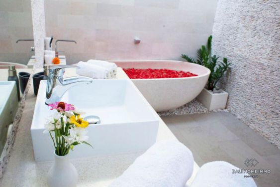 Image 13 from Beautiful 3 Bedroom Villa for Monthly Rental in Bali Seminyak Residential Side