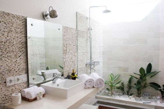 Image 18 from Beautiful 3 Bedroom Villa for Monthly Rental in Bali Seminyak Residential Side