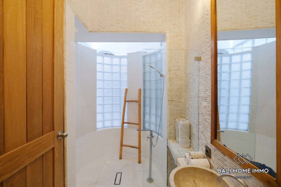 Image 14 from Beautiful 3 Bedroom villa for sale and rent in the center of Berawa