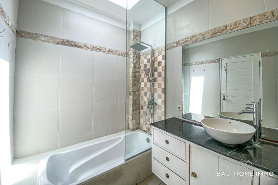 Image 6 from NEWLY RENOVATED BEAUTIFUL 3 BEDROOM VILLA FOR RENTAL IN BALI CANGGU BERAWA