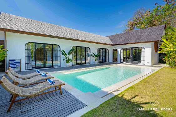 VILLA INDAH 3 KAMAR UNTUK DIJUAL DENGAN STATUS HAK MILIK DI ULUWATU