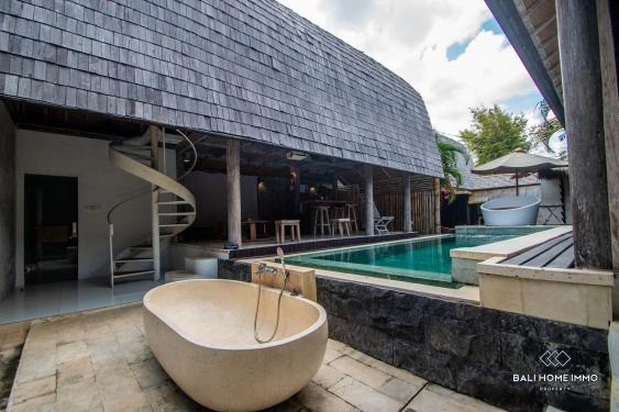 Image 5 from Beautiful 4-Bedroom Villa with Two Sized Swimming Pools for Yearly Rental in Seminyak