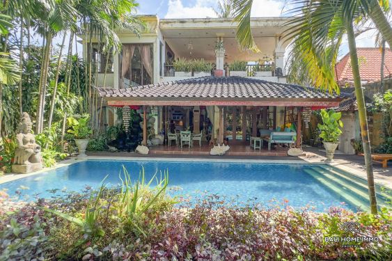 Image 2 from Beautiful 4 Bedrooms villa for sale leasehold in Bali Seminyak