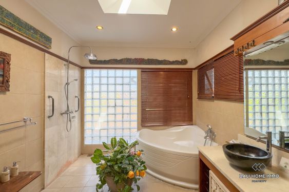 Image 18 from Dijual villa cantik 4 kamar di Seminyak, Bali