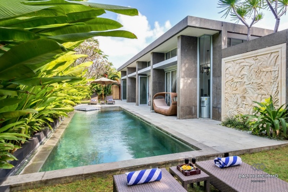 Image 1 from Beautiful 4 Bedrooms villa with joglo for sale leasehold in Bali Seminyak center