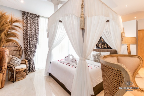 Image 8 from Beautiful 4 Bedrooms villa with joglo for sale leasehold in Bali Seminyak center