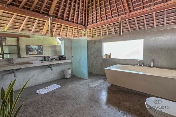 Image 15 from Magnifique villa familiale de 5 chambres à vendre et à louer à Bali Kerobokan, près d'Umalas