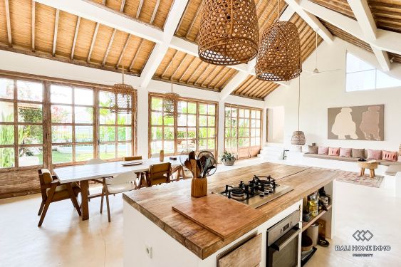 Image 3 from Disewakan Villa Cantik 4 Kamar dengan Ruang Kerja dan Taman di Bali Umalas